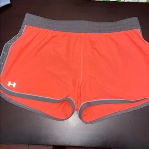 Under Armour Shorts- M